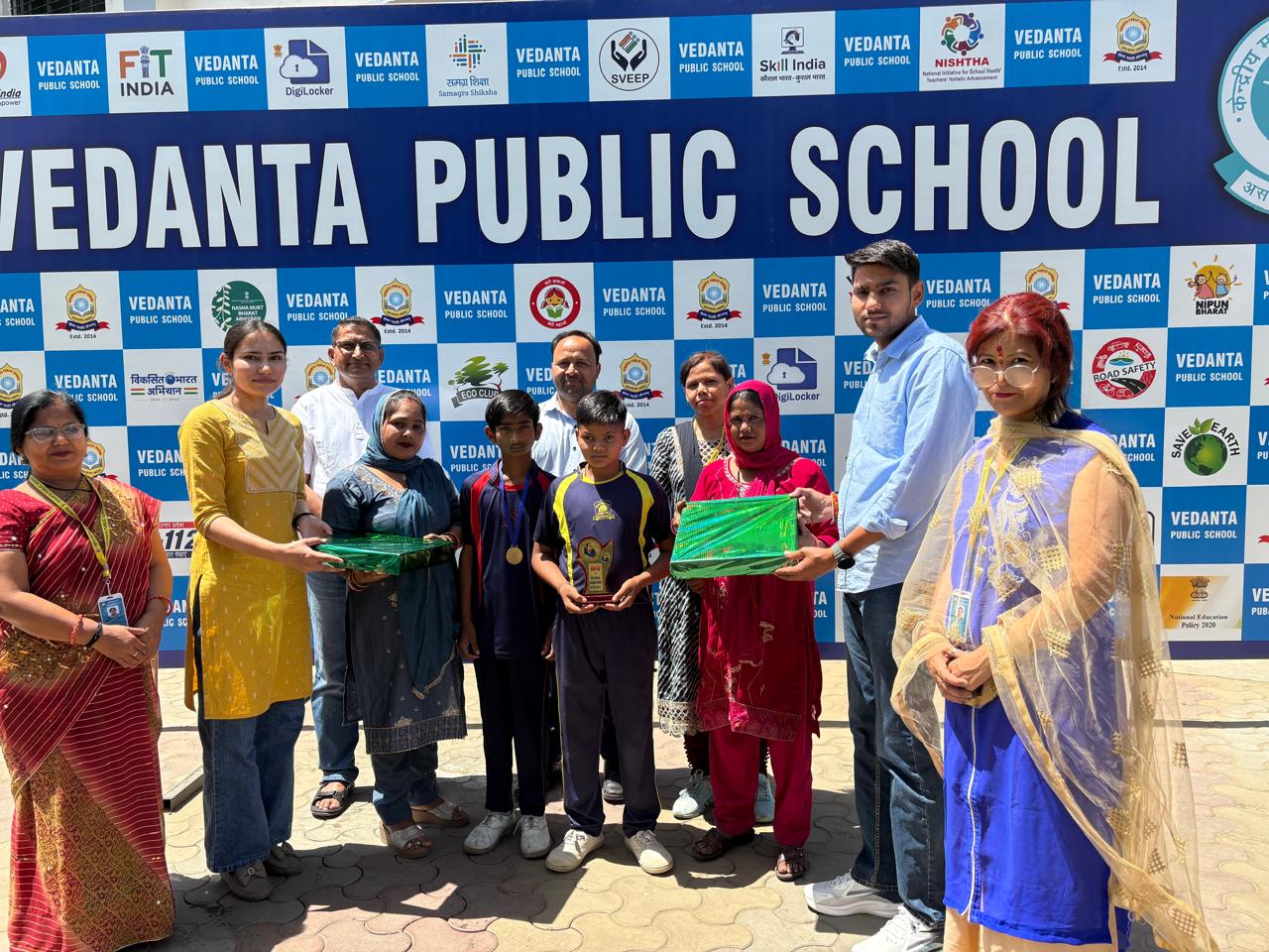 क्षेत्रीय सामान्य ज्ञान प्रतियोगिता में वेदांता पब्लिक स्कूल के विद्यार्थियों ने लहराया परचम