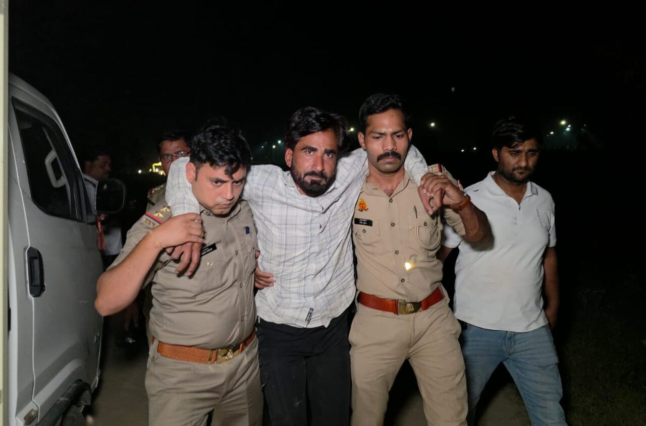 मुजफ्फरनगर के नई मंडी थाना क्षेत्र में शनिवार रात पुलिस और गांजा तस्करों के बीच मुठभेड़
