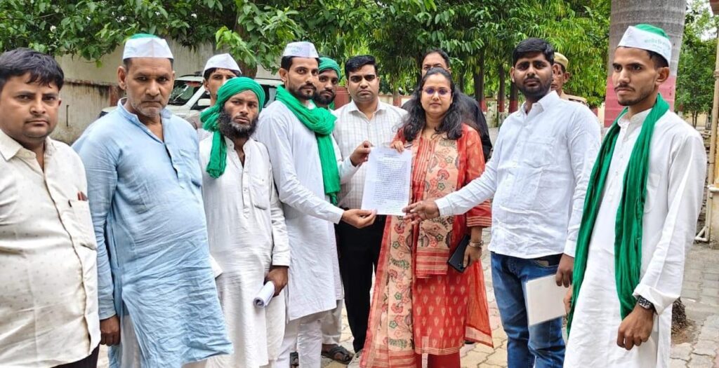 गरीब पीड़ित परिवार को न्याय दिलाने की मांग, एसडीएम से मिला भाकियू (तोमर) का प्रतिनिधिमंडल