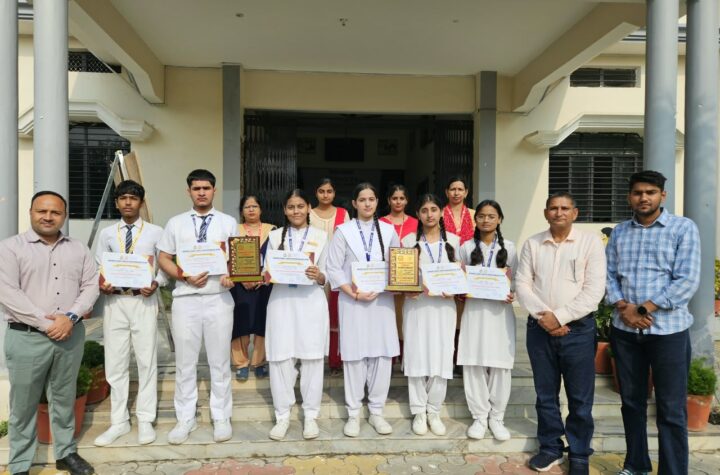 विज्ञान प्रदर्शनी में वेदांता पब्लिक स्कूल का परचम, दिव्यांशी, वर्णिका और परीक्षित ने हासिल किया द्वितीय स्थान